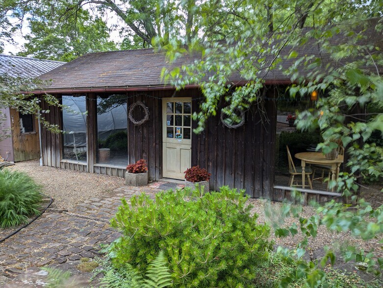 More Photos Of 684 Miller Picking Rd, Davidsville Specialty For Sale