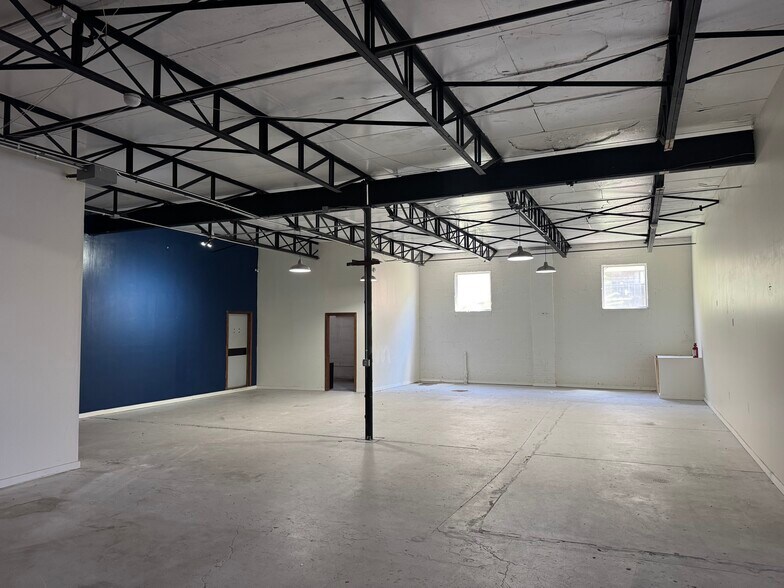 More Photos Of 2570 W 8th Ave, Denver Warehouse For Sale