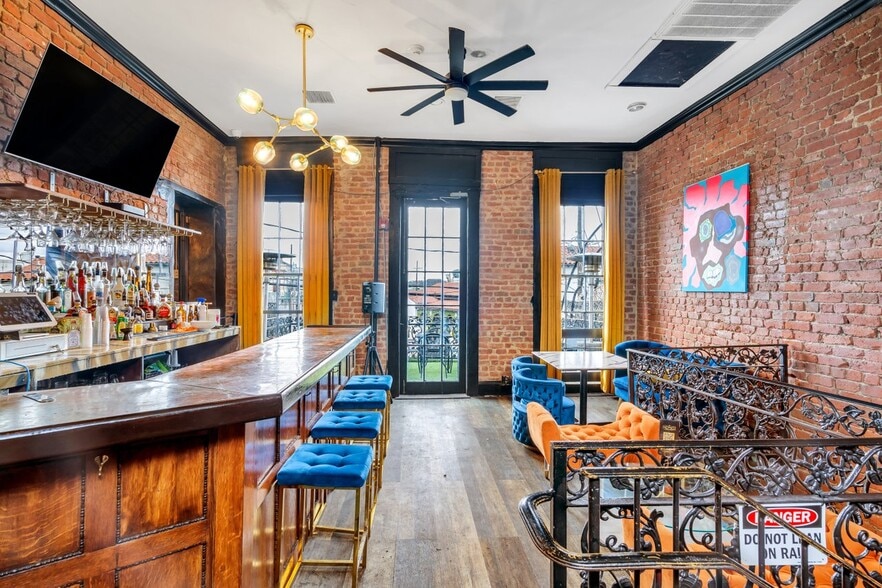 More Photos Of 1908 Magazine St, New Orleans Storefront Retail Residential For Sale