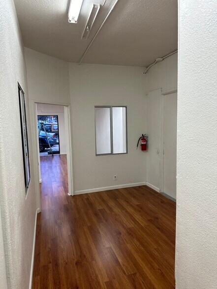More Photos Of 1667-1671 Anaheim St, Harbor City Storefront Retail Office For Lease