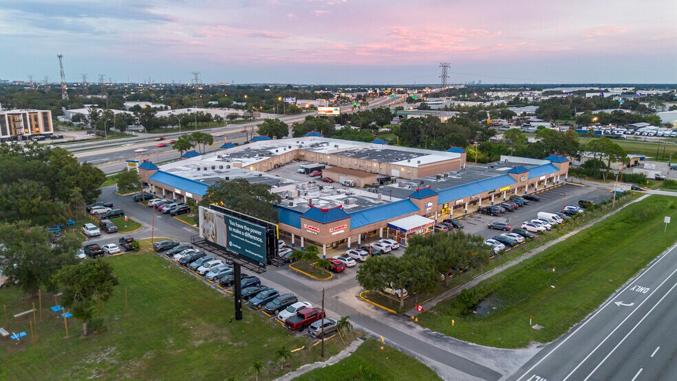 More Photos Of 14100 US Highway 19 N, Clearwater Storefront For Lease