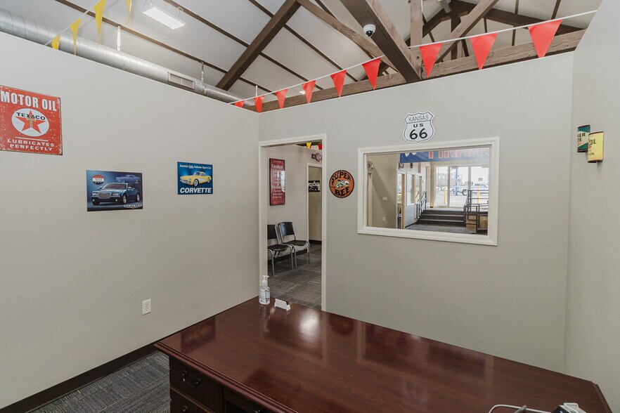 More Photos Of 3101 S Broadway St, Wichita Freestanding For Sale