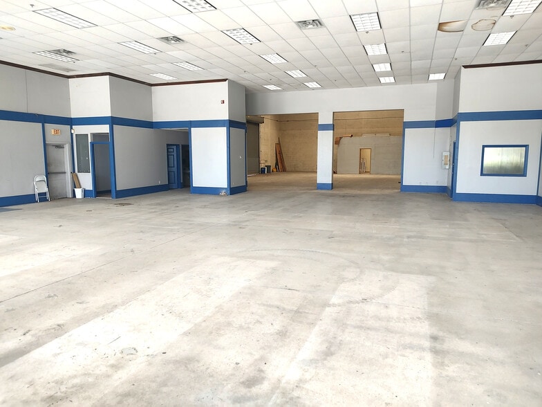 More Photos Of 3074 Forest Hill Blvd, West Palm Beach Freestanding For Lease