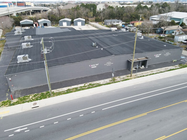 More Photos Of 2532 Spruill Ave, North Charleston Warehouse For Lease