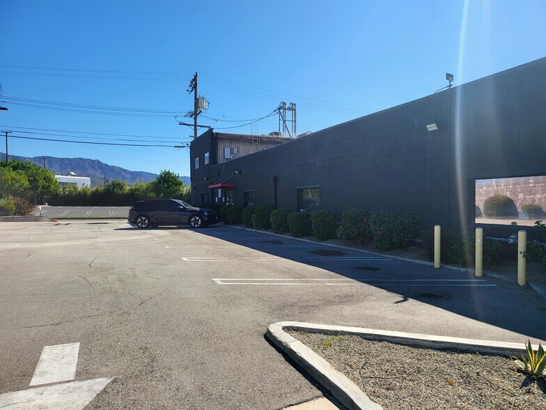 More Photos Of 3000 N Hollywood Way, Burbank Office For Lease