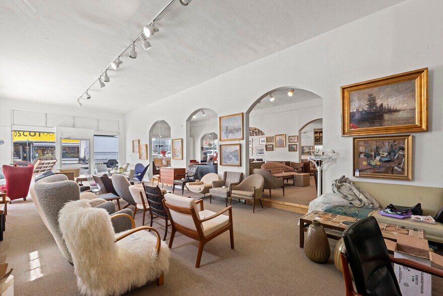 More Photos Of 7974-7976 Melrose Ave, Los Angeles Storefront For Sale