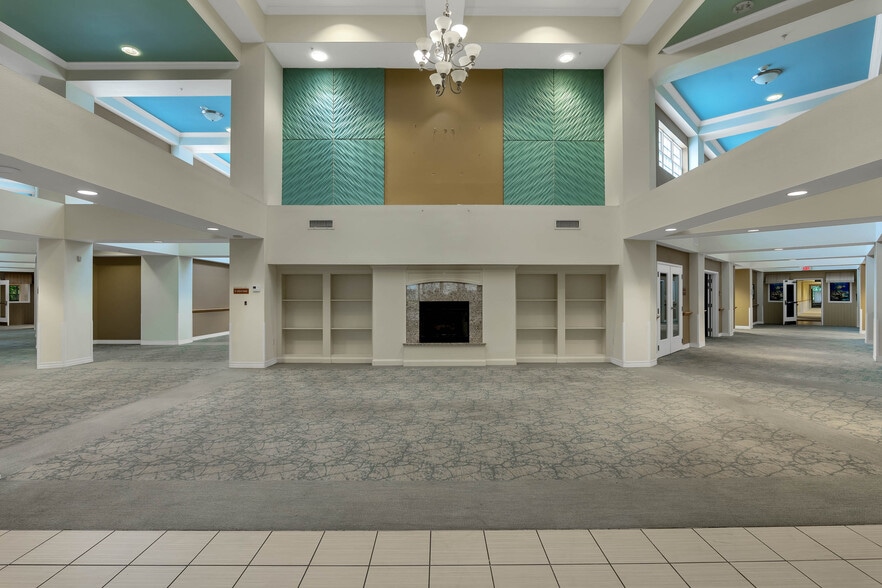 More Photos Of 654 N Econlockhatchee Trl, Orlando Assisted Living For Sale