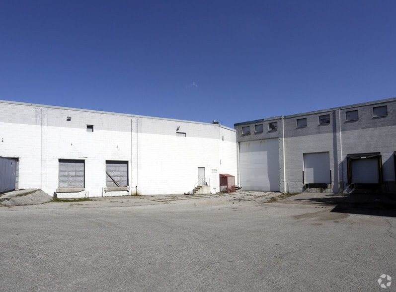 More Photos Of 25 Lorena St, Barrie Warehouse For Lease