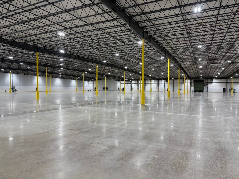 More Photos Of 1410-1440 N Vandemark Rd, Sidney Warehouse For Lease