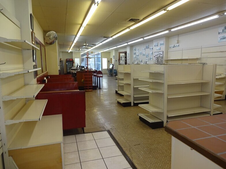 More Photos Of 201 N Penn Ave, Independence Office For Sale