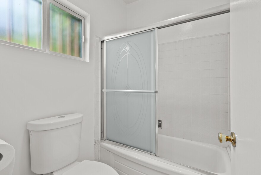 More Photos Of 712 W Doran St, Glendale Apartments For Sale