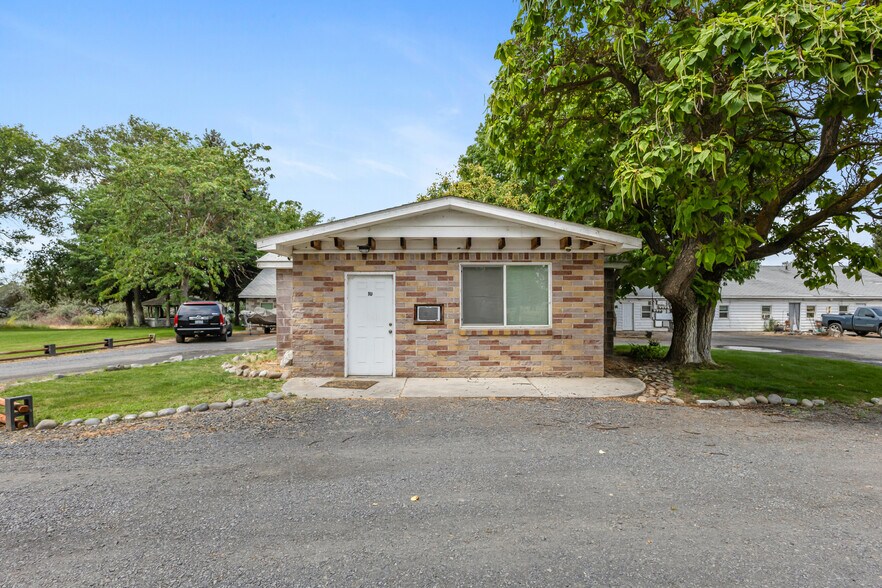 More Photos Of 510 Fig St, Moses Lake Apartments For Sale