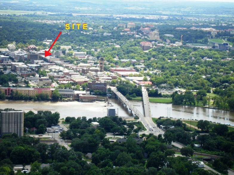 More Photos Of 911 Massachusetts St, Lawrence Apartments For Lease