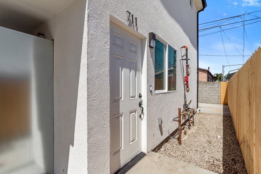 More Photos Of 707 W 80th St, Los Angeles Apartments For Sale