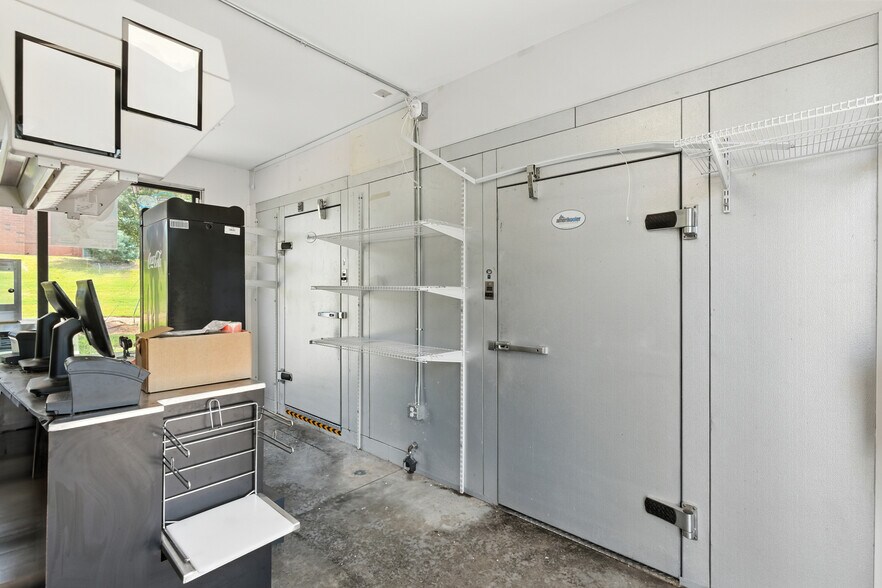 More Photos Of 4240 Hickory Flat Hwy, Canton Storefront For Lease