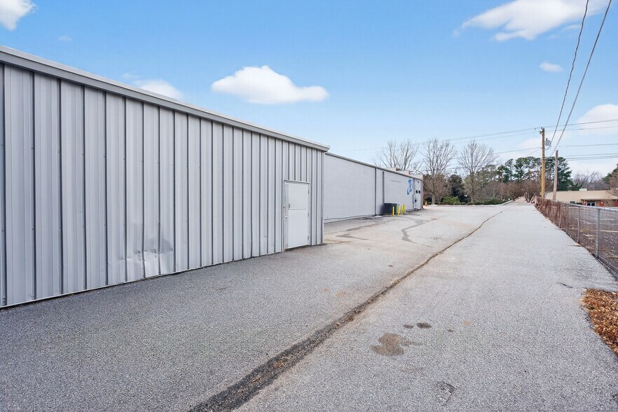 More Photos Of 1321 Union St, Spartanburg Freestanding For Lease