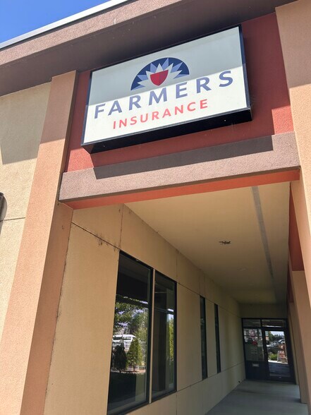 More Photos Of 5150 W Clearwater Ave, Kennewick Freestanding For Lease