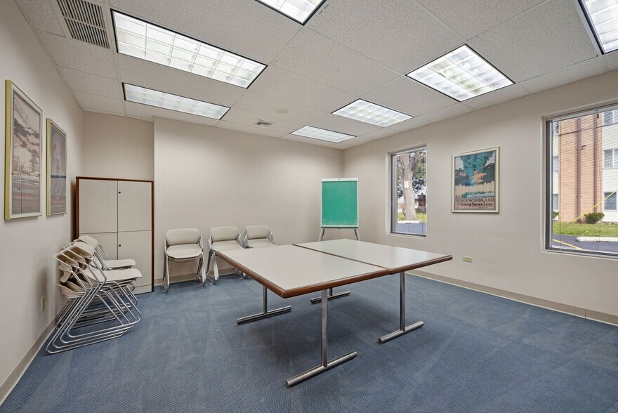 More Photos Of 2814 Franklin St, Michigan City Office For Sale