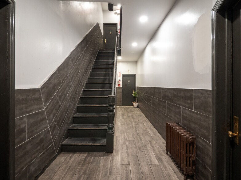 More Photos Of 103 Grattan St, Brooklyn Apartments For Sale