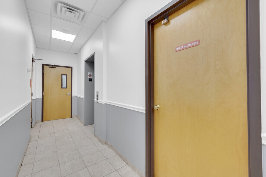 More Photos Of 230 US Highway 206, Flanders Medical For Lease