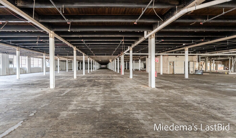 More Photos Of 1305 S Cedar St, Lansing Warehouse For Sale