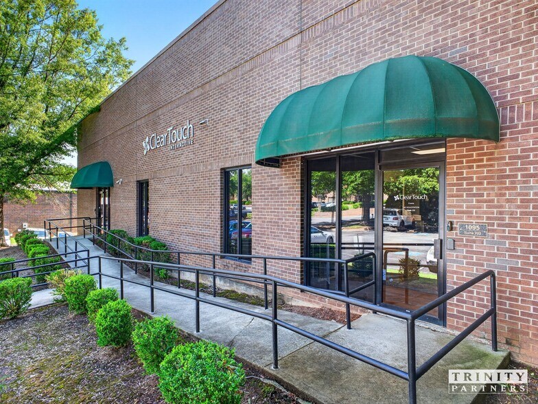 Primary Photo Of 1095 Thousand Oaks Blvd, Greenville Office For Lease