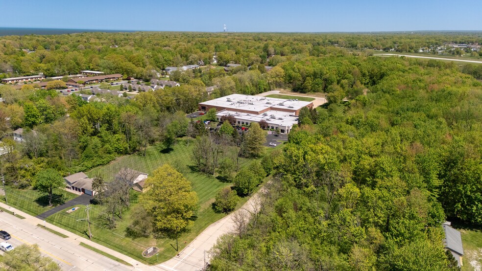 More Photos Of 38601 Kennedy Pky, Willoughby Flex For Lease