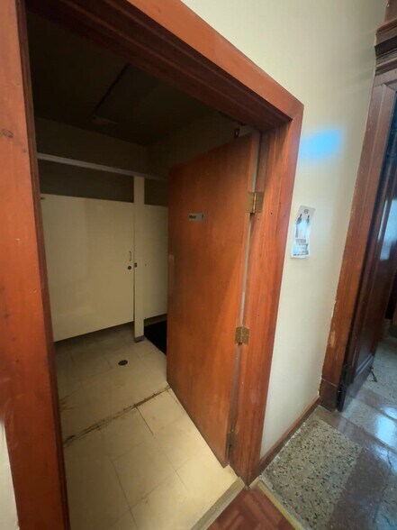 More Photos Of 5001 S Hermitage Ave, Chicago Religious Facility For Sale