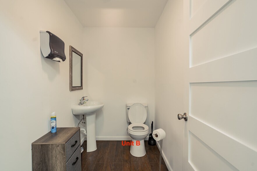 More Photos Of 8758 IN-9, Pendleton Light Manufacturing For Sale