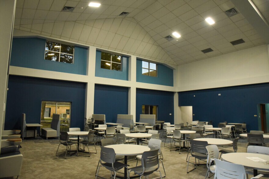 More Photos Of 1411 W Main St, League City Schools For Sale