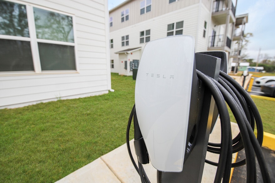 More Photos Of 300 Elm St, Hogansville Apartments For Sale