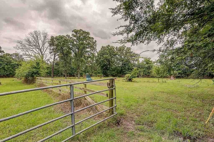 More Photos Of 26298 Hwy 105 W, Montgomery Land For Sale