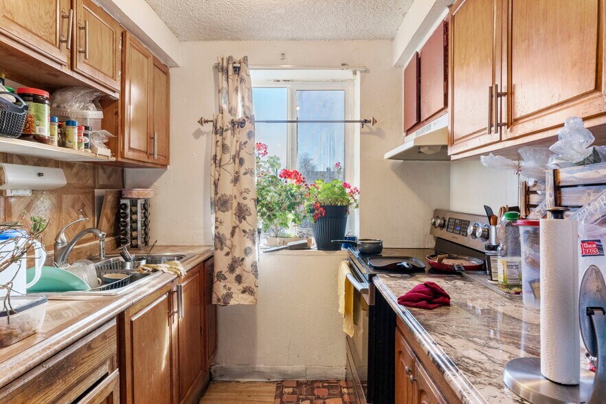 More Photos Of 1100 S Quivas St, Denver Apartments For Sale