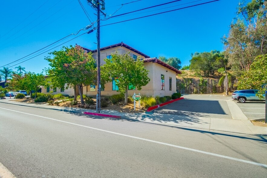 More Photos Of 343 E Alvarado St, Fallbrook Freestanding For Sale