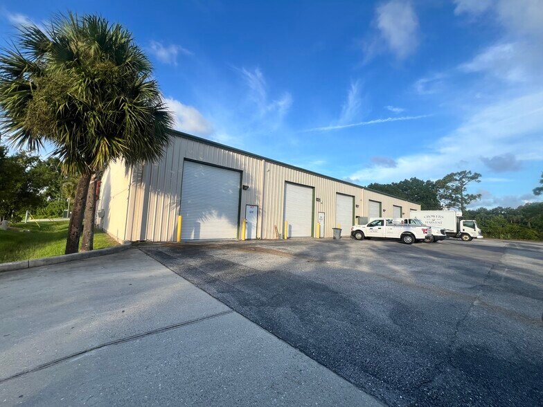 More Photos Of 6636-6646 26th Ct, Sarasota Warehouse For Sale