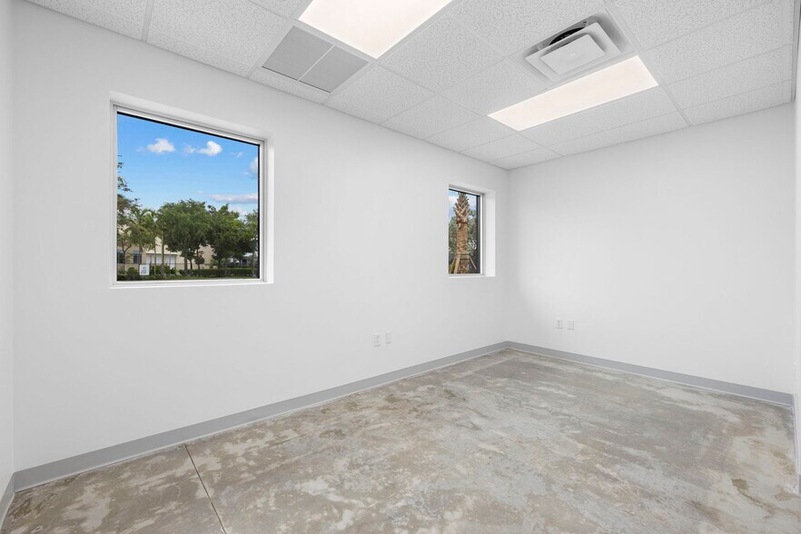 More Photos Of 10701 NW 122nd St, Medley Land For Lease