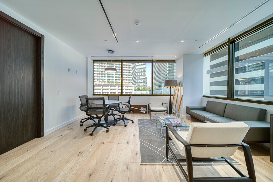 More Photos Of 1200 Brickell Ave, Miami Office For Lease