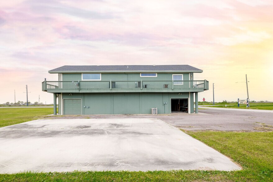 More Photos Of 3120 Hwy 87, Crystal Beach Office Residential For Sale