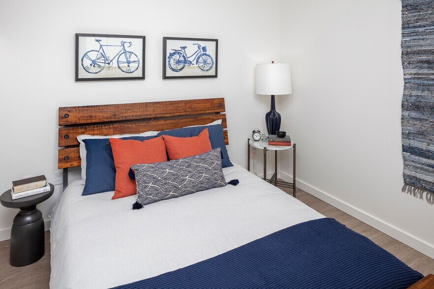 More Photos Of 11125 SE 21st St, Milwaukie Apartments For Lease