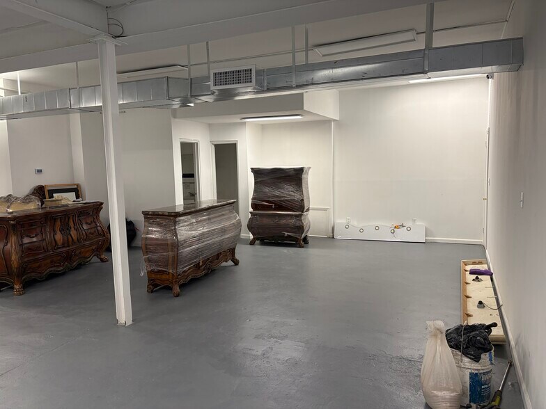 More Photos Of 2425 Long Beach Rd, Oceanside Flex For Lease
