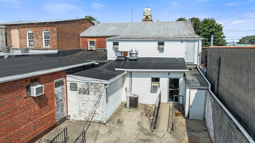 More Photos Of 111 W Main St, West Union Flex For Sale