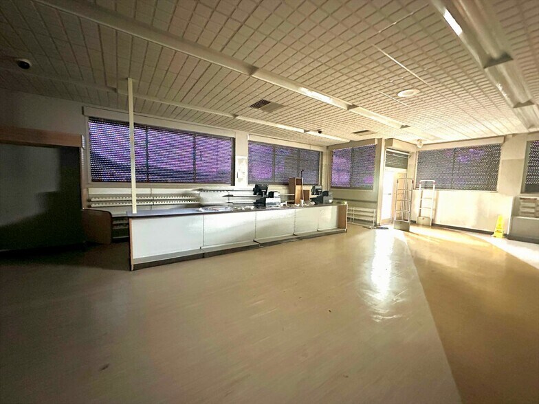 More Photos Of 220 3rd St, Wellsville Drugstore For Lease