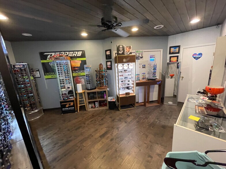 More Photos Of 3001 Pulawski Way, Pittsburgh Warehouse For Sale