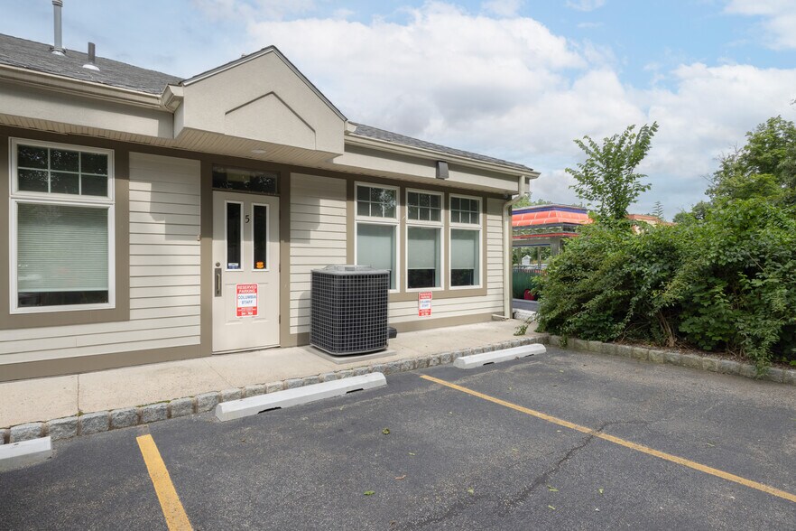 More Photos Of 516 NY-303, Orangeburg Medical For Lease