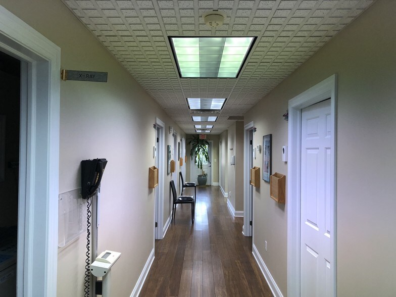 More Photos Of 7020 Cold Harbor Rd, Mechanicsville Office Residential For Sale