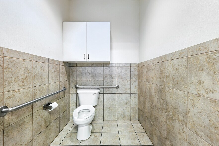 More Photos Of 1700 Cedar Run, Ennis Daycare Center For Sale