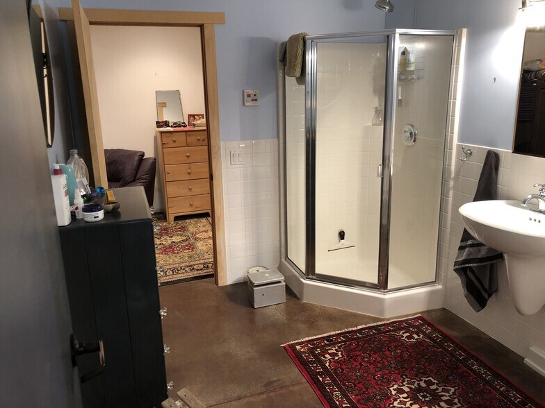 More Photos Of 3212 Mt Pinos Way, Frazier Park Light Manufacturing For Sale