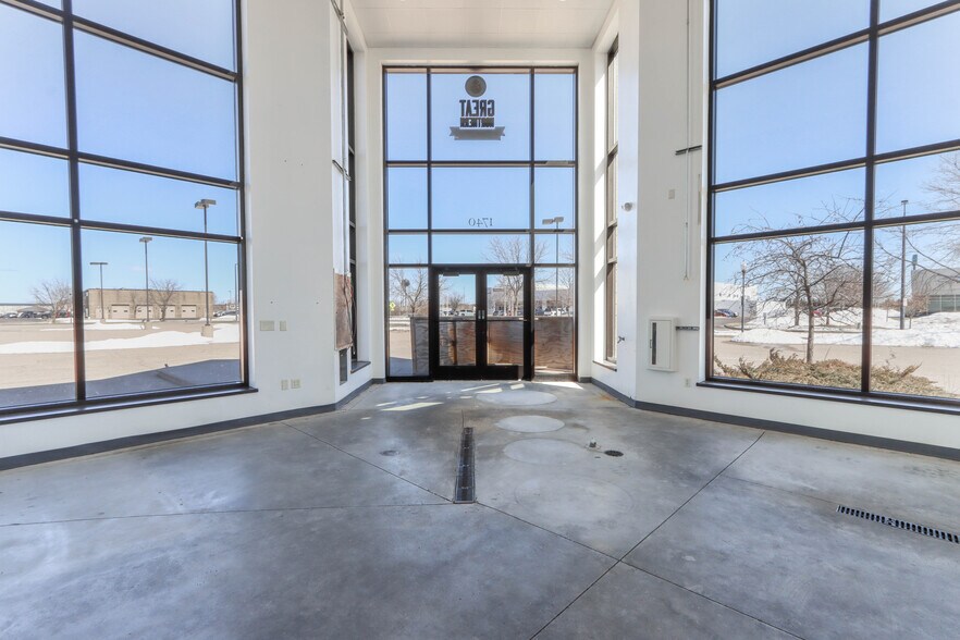 More Photos Of 1740 Park Ave, Plover Storefront Retail Office For Sale