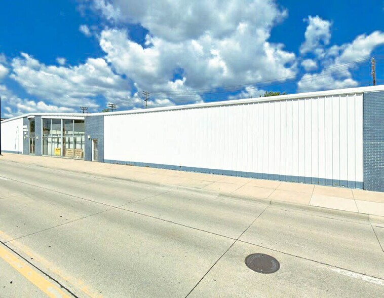 Primary Photo Of 3708-3750 11 Mile Rd, Berkley Unknown For Lease