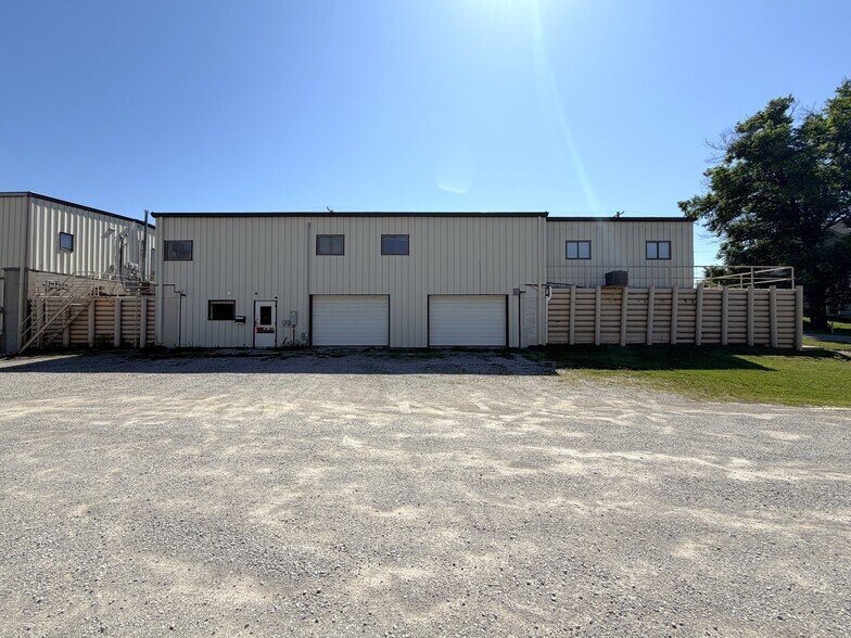 More Photos Of 305 N Mason St, Carrollton Office For Sale